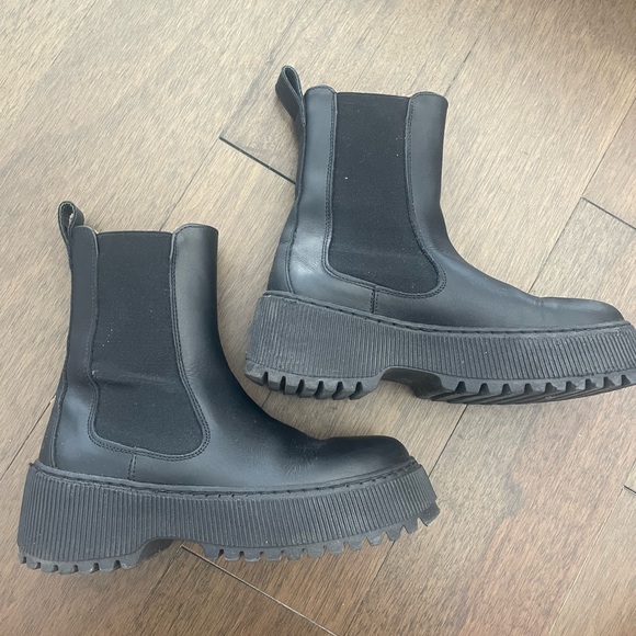 & OTHER STORIES platform chelsea boots - Picture 2 of 5